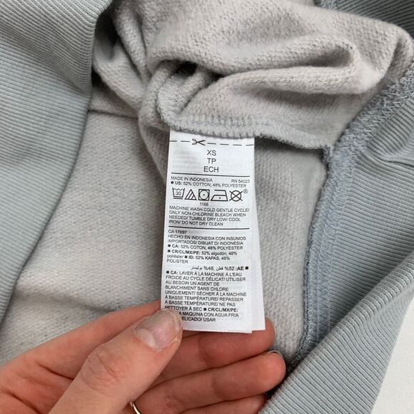 Old Navy Sweatshirt Womens XS Extra Small Gray Blue Camo Vintage Crew Neck - Picture 9 of 12